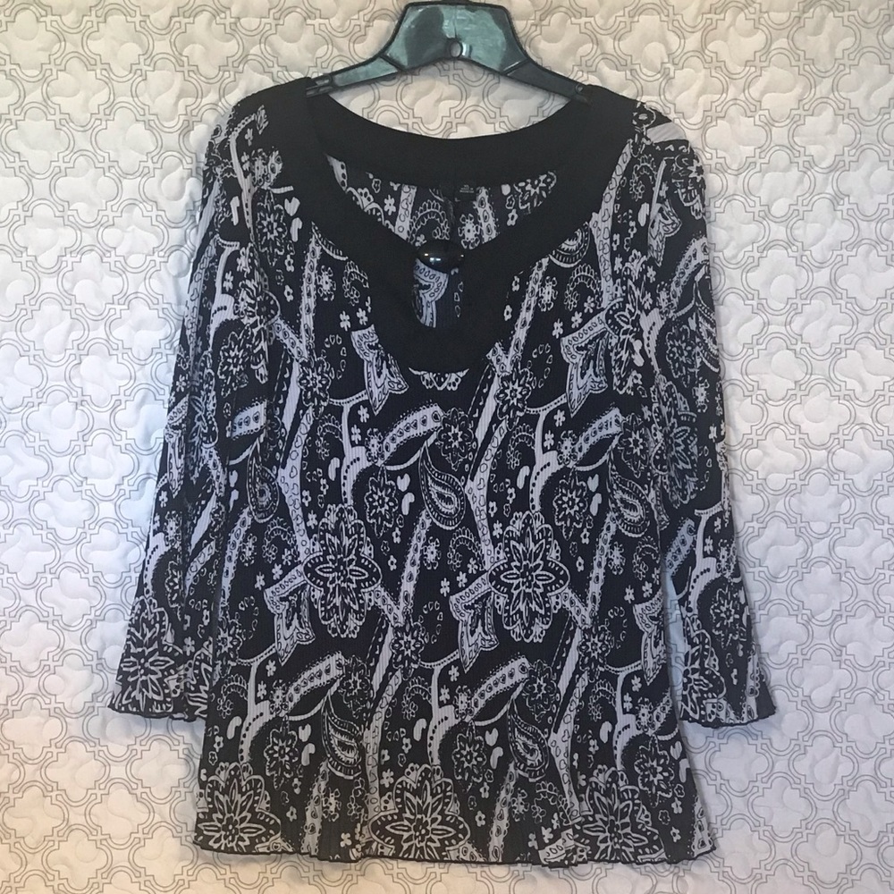 Essentials by Milano Blouse